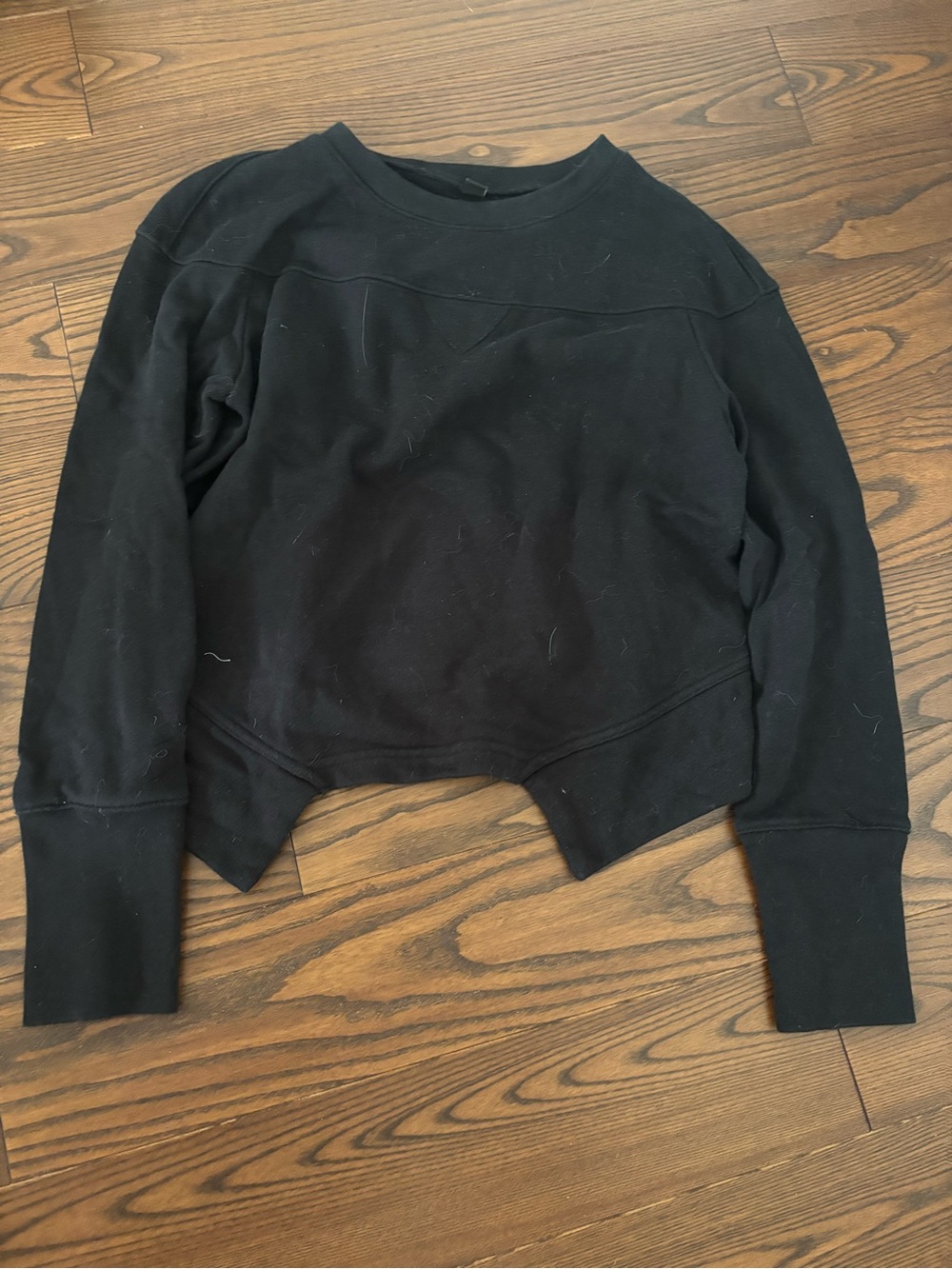 Uniqlo Black Cropped Crewneck Sweater